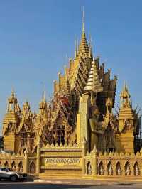 วัดจันทร์ตะวันตก วัดเก่าแก่ริมแม่น้ำน่าน