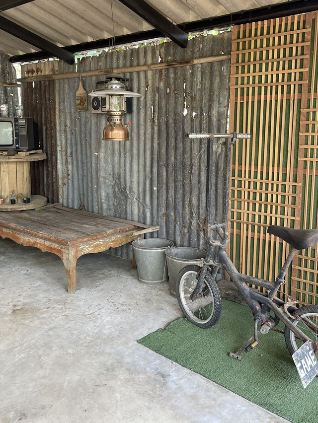  ร้านหน้าบ้าน  เนินทราย โทร 096-1580995  