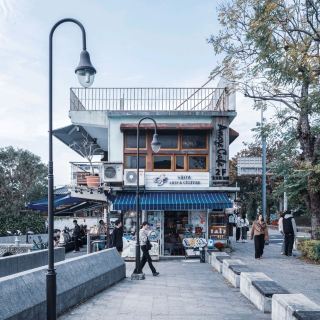 淡水河畔，滿滿的文青風小店