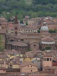 【イタリア・ボローニャ】ガリセンダ塔とアシネッリ塔