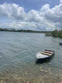 A Stroll by the Shore in Waingapu: Simple Moments, Big Smiles 🌊🚶‍♂️