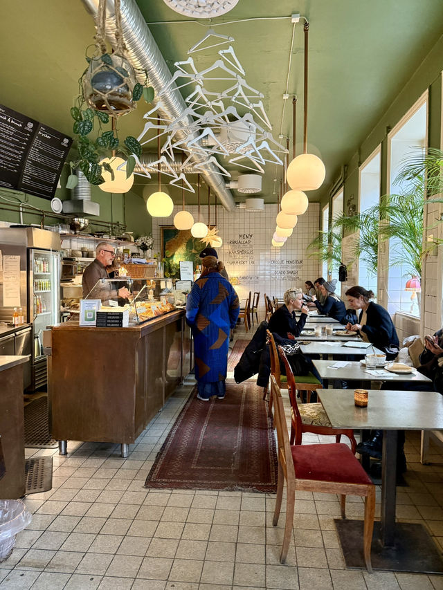 Cozy Coffee Break at Systrarna Andersson ☕❄️
