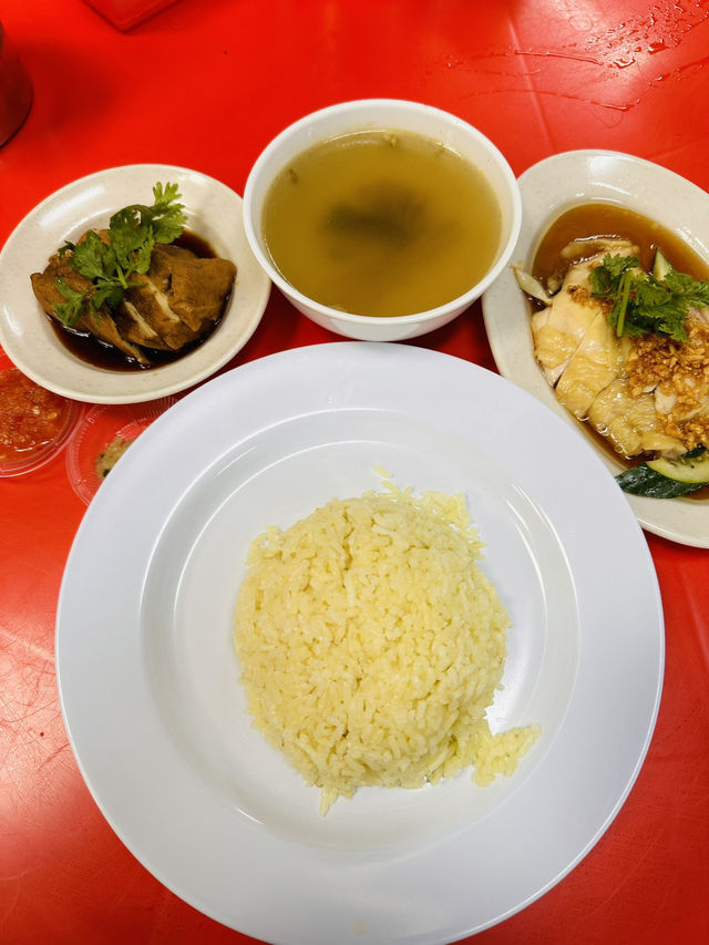 A Satisfying Lunch at Yan Kee Hainan Chicken Rice, Ampang 🍽️