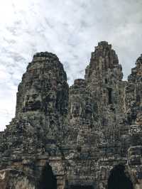 🇰🇭 Bayon: The Temple of Mysterious Stone Faces 🏛 