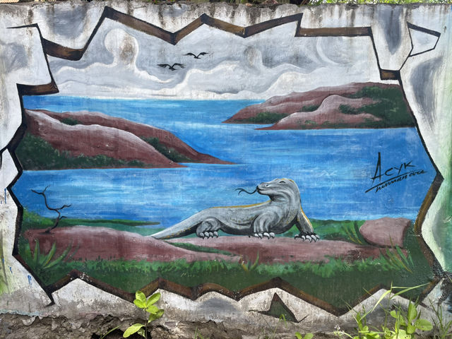 Flores Island Wall Art: A Colorful Tribute to Local Culture 🎨🐉🌱 