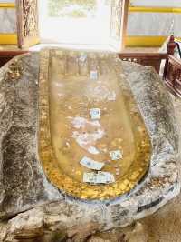 วัดพระพุทธบาทภูควายเงิน ไหว้รอยพระพุทธบาท
