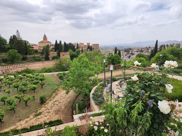 [🇪🇸グラナダ] アルハンブラ宮殿の楽園、ヘネラリーフェ庭園を歩く