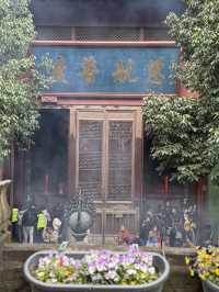 Love, Luck & Traffic Jams: How to Visit Lingyin Temple Like a Pro (Spoiler: Take the Bus!)
