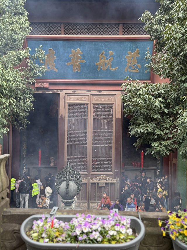 Love, Luck & Traffic Jams: How to Visit Lingyin Temple Like a Pro (Spoiler: Take the Bus!)