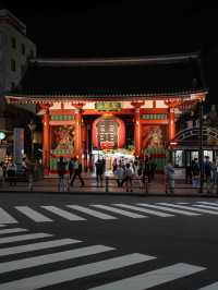 浅草の夜景 – 下町と光のコントラスト