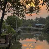 ลำพวา ร้านอาหารลับๆ ที่ซ้อนตัวในรีสอร์ท