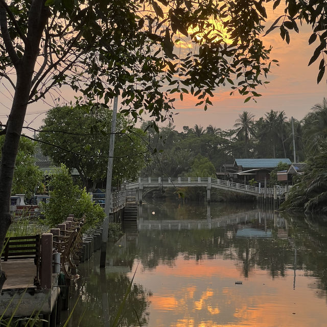 ลำพวา ร้านอาหารลับๆ ที่ซ้อนตัวในรีสอร์ท