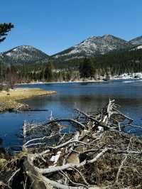 Beautiful hike by the lake in Spring!