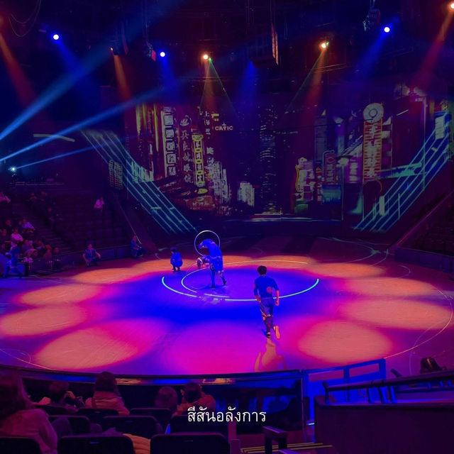 ไปชมโชว์กายกรรมสุดตื่นตาตื่นใจแสงสีสวย