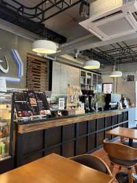 Deploy Space Cafe คาเฟ่ที่ติด BTS รัชโยธิน
