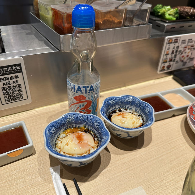 칭다오 완상청에 생긴 함박스테이크 신상맛집 (肉肉大米）