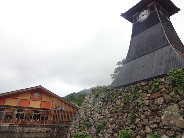 出石城跡と辰鼓楼（しんころう）