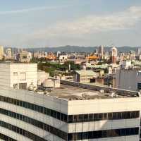 潮到不行的圖書館！台北市中心的閱讀新宇宙就在這！