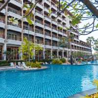 ที่พักทำเลติดหาดที่พัทยา สระว่ายน้ำกว้างมาก