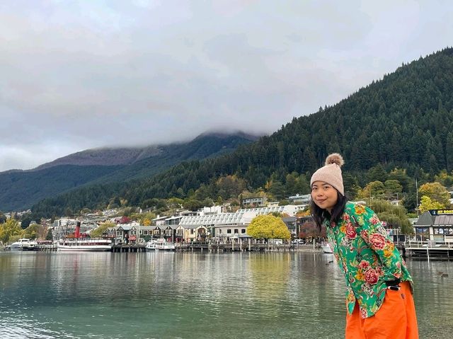 Admire the beauty of the majestic Lake Wakatipu New Zealand