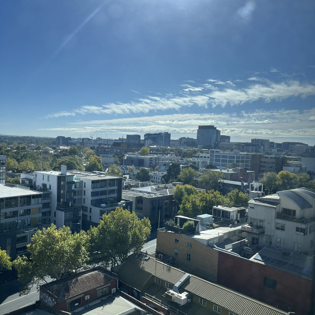 🇦🇺🐨 女生獨遊墨爾本入住酒店不可怕！空間感十足又安全的酒店✨舒服到不想出門🥹
