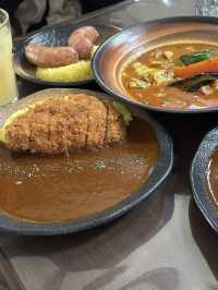 🍛日本人也在排队的富良野咖喱店！好吃不贵还暖胃