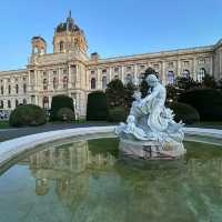 🏛️ *Imperial Grandeur at Maria-Theresien-Platz: Vienna’s Museum Quarter Jewel✨🇦🇹