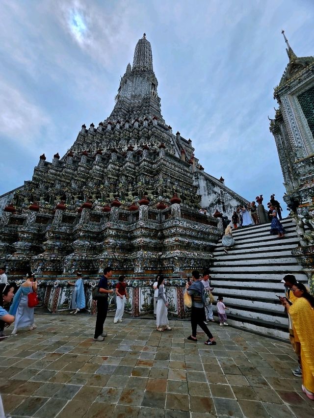 Wat Arun – The Temple of Dawn That Shines All Day