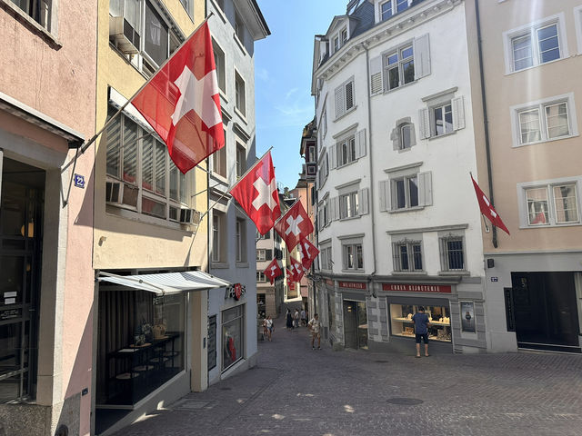 【リンデンホフの丘（Lindenhof）｜チューリッヒ旧市街を一望できる絶景スポット】