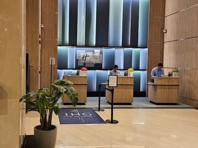A nice stay at Holiday Inn Express and Suites at Novena