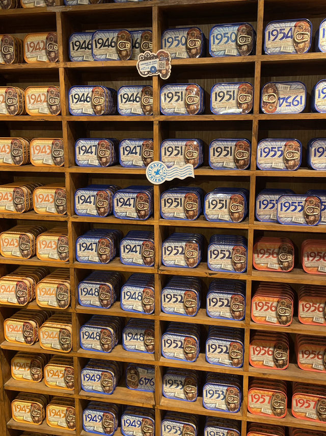 【大切な人へのお土産にいかが？ポルトガルのおしゃれな缶詰のお店】
