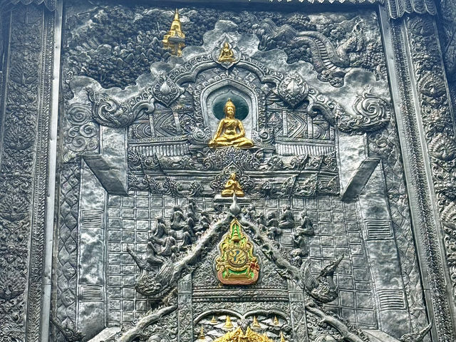 Shimmering Silence: A Morning at Wat Sri Suphan