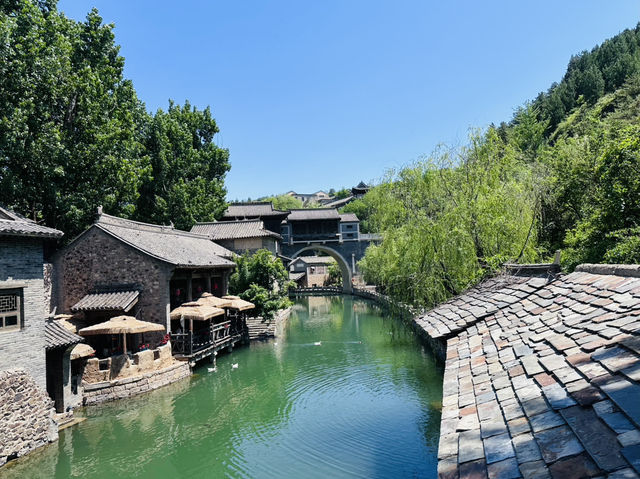 เมืองน้ำกู่เป๋ย (Gubei Water Town, 古北水镇)