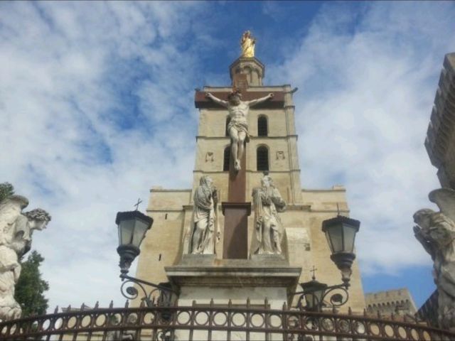 【フランス】アヴィニョン　法王庁宮殿(教皇庁)と大聖堂