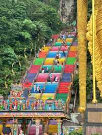Sightseeing Without Suffering: Batu Caves From Below