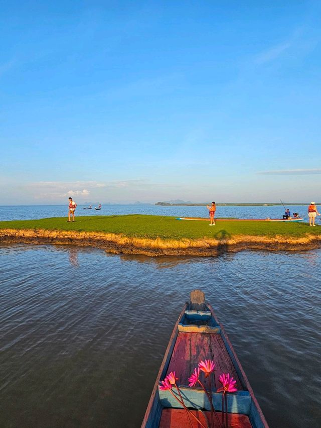 ล่องเรือทะเลน้อย