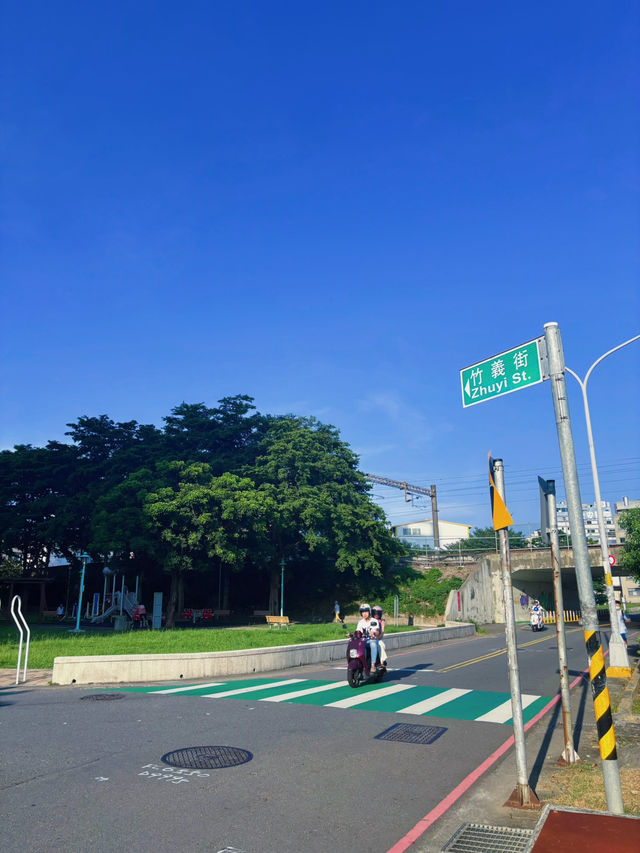 🌳竹北兒18公園｜綠意中的親子天堂，滑梯草地一次擁有！