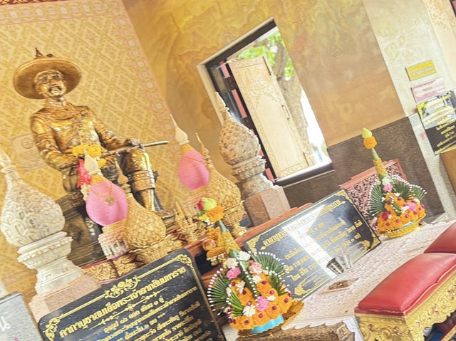 สักการะพระราชาผู้กอบกู้ชาติไทย 