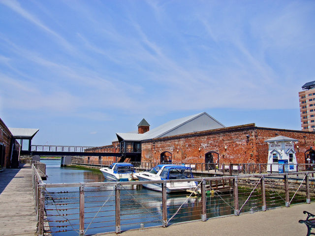 🧱 Vintage Vibes by the Bay: Exploring Kanemori Red Brick Warehouse in Hakodate