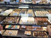 역사와 전통이 공유하는 맛집!! Olsen's Danish Village Bakery!! 