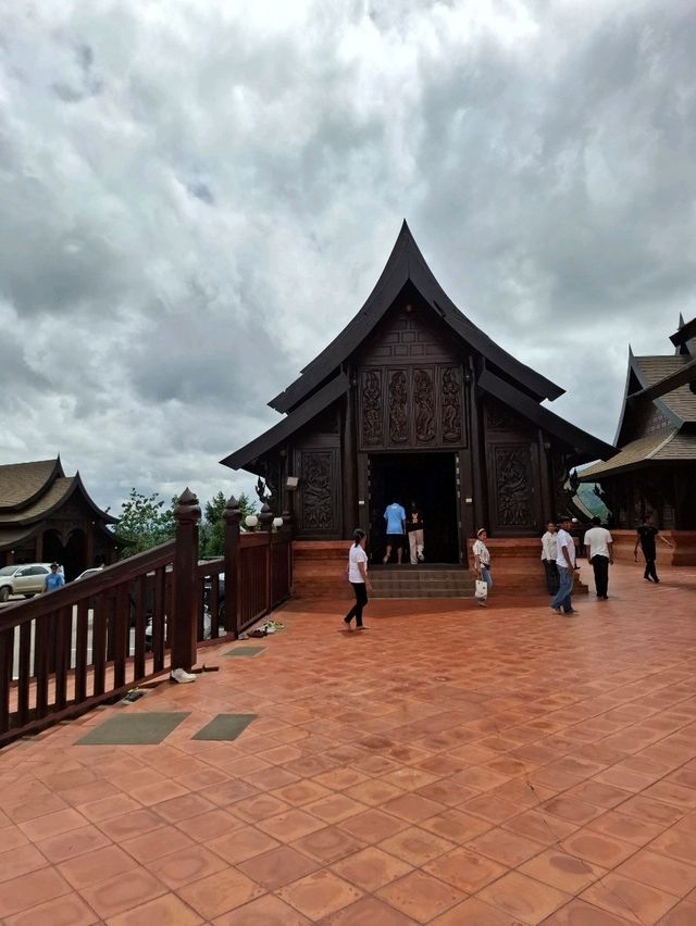 โบสถ์ไม้สัก วัดสมเด็จภูเรือมิ่งเมือง จังหวัดเลย