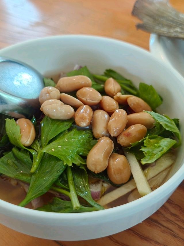 ร้านอาหารและคาเฟ่บรรยากาศดีใกล้ทางด่วนศรีสมาน