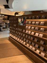 ☕️ Coffee in Luxury Shopping Mall