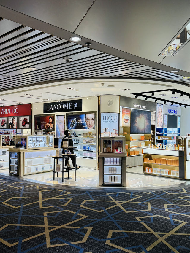 KLIA 1: Shopping Paradise Before Takeoff