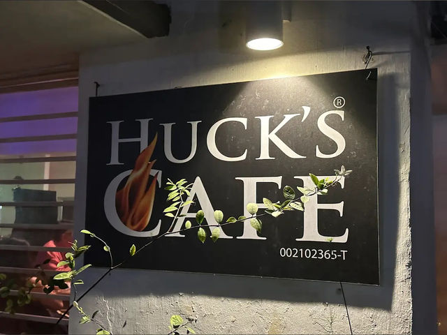 Huck's Cafe