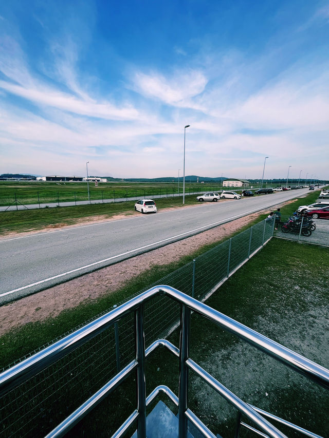 Takeoff Thrills & Aerotrain Nostalgia at Anjung Spotter Deck