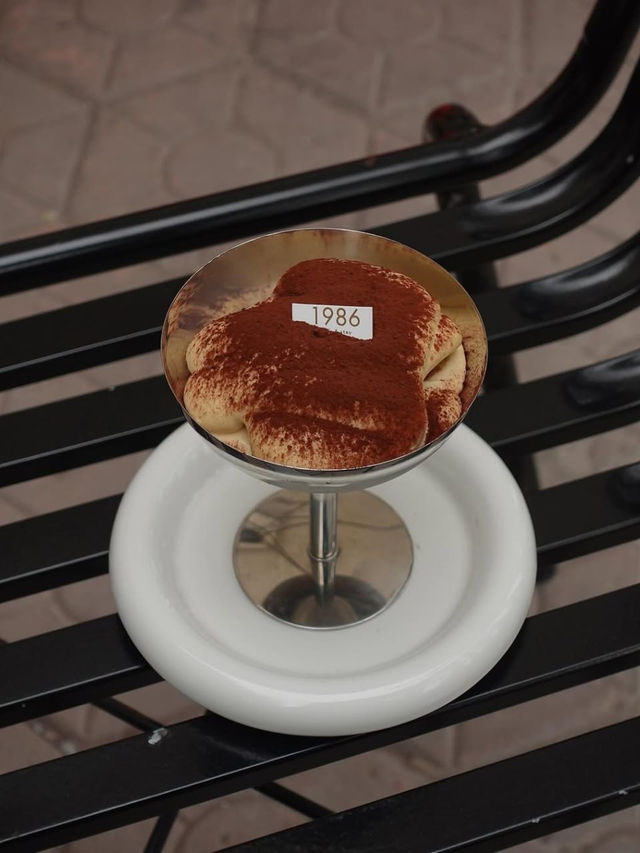1986 Cafe & Stay