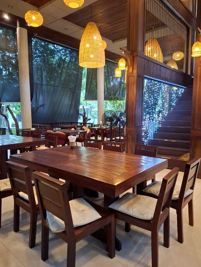 ร้านอาหารแนะนำในเมืองกาญจน์ @ชานชาลา กาญจนบุรี