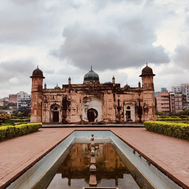 🏰✨ *Lalbagh Fort Dhaka’s Mughal Masterpiece* 🌿🌺