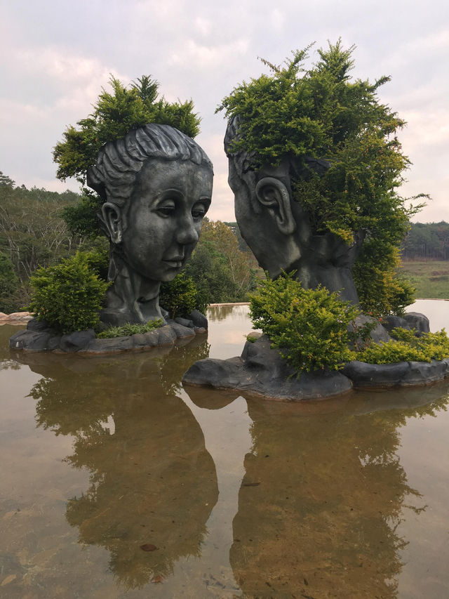 Da Lat’s Dirt Cathedral: Where Folk Madness Melts Into A Labyrinth Of Sweat- Slicked Hallucinatiosn